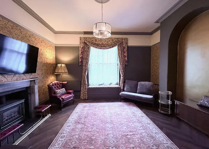 Fairlawn House