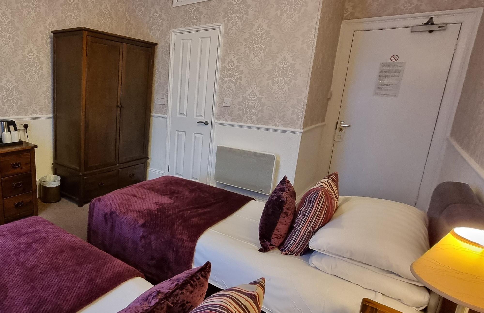 Fairlawn House Hotel 4*