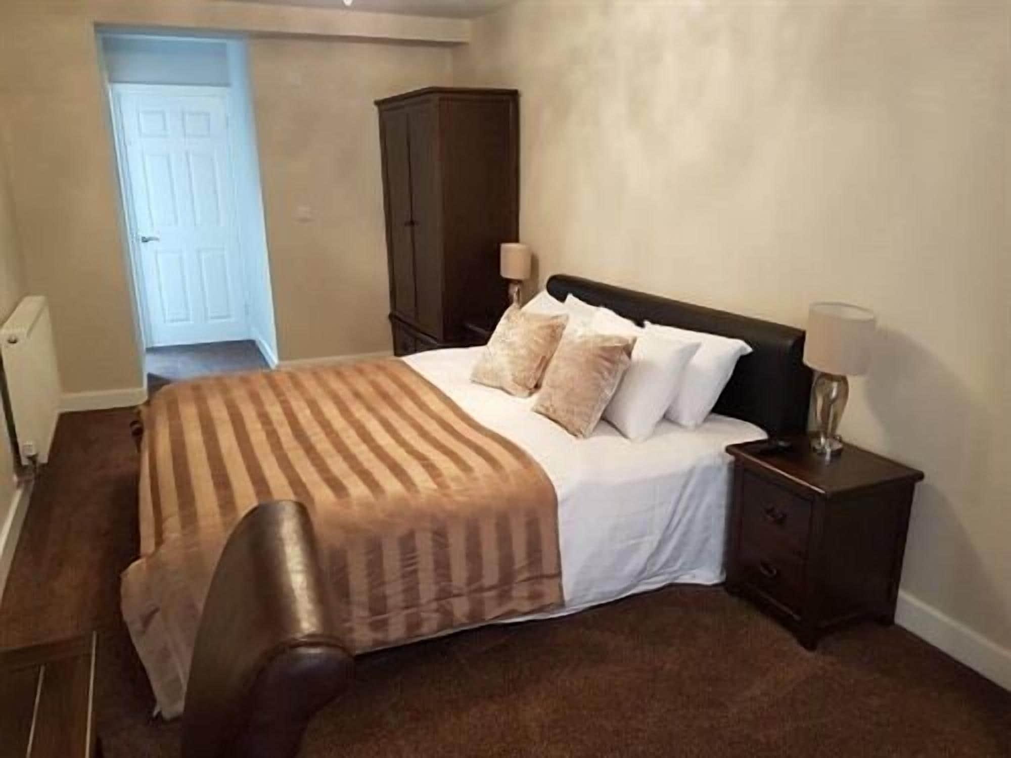 Fairlawn House Hotel 4*