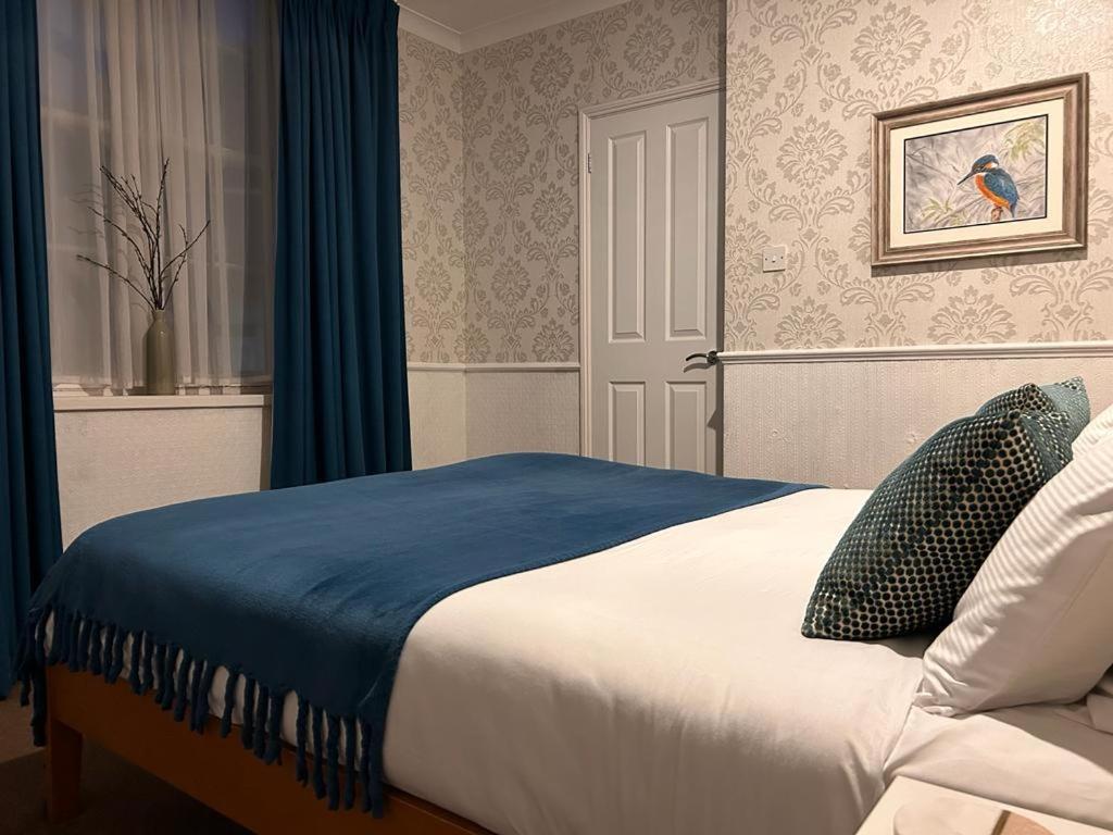 Fairlawn House Hotel 4*